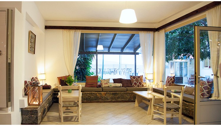 Elpida Village, Крит